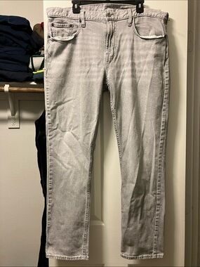 Old Navy Men's Light Gray Straight Jeans